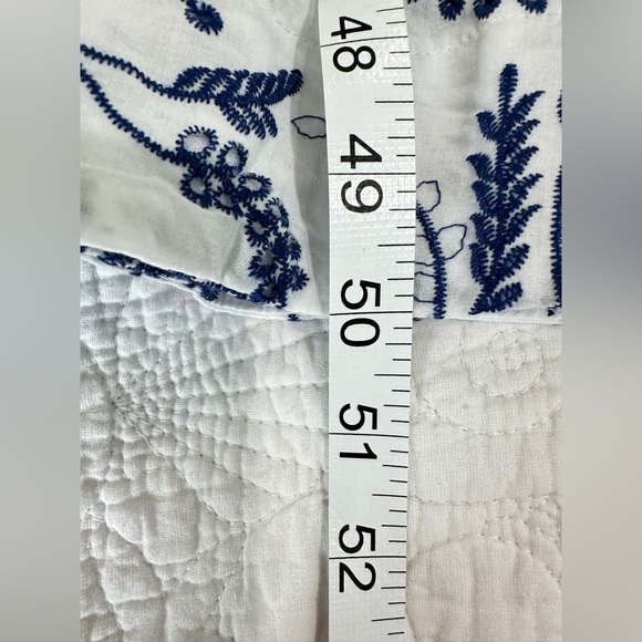 Taylor SZ 14 White and Blue Embroidered Floral Dress with stitched in slip - Picture 7 of 9